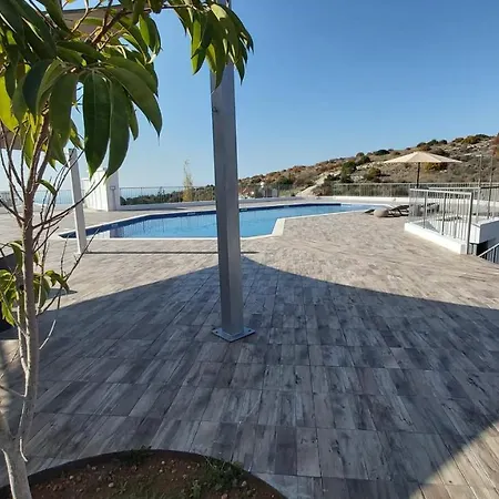 Sunset Gardens, 2 * Tala