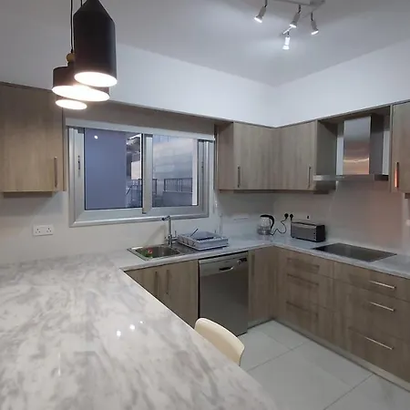 Sunset Gardens, 2 Tala